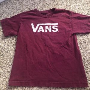 maroon vans tee